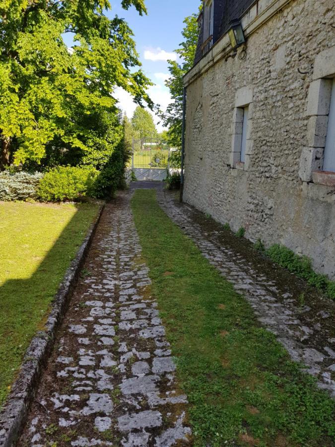 Le Cloitre Saint-Liphard Bed & Breakfast Meung-sur-Loire Bagian luar foto